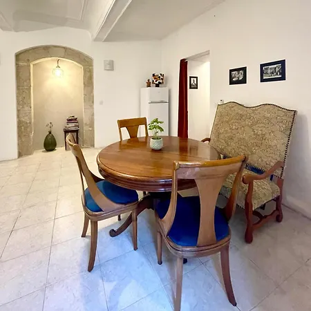 Belle Maison Centre *