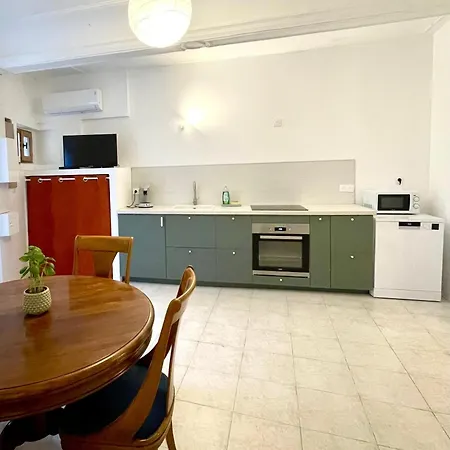 Semesterbostad Belle Maison Centre